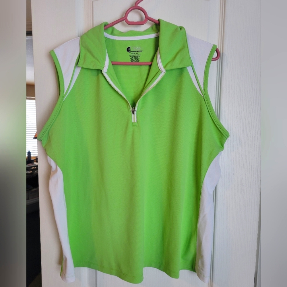 IZOD women's size XL xtreme function golf shirt. Sleeveless pullover zip up.